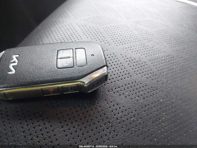 Продажа на аукционе авто 2022 Kia Carnival Mpv Lx Seat Package, vin: KNDNB4H30N6189565, номер лота: 44300714