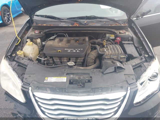 2012 Chrysler 200 Lx მანქანა იყიდება აუქციონზე, vin: 1C3CCBAB8CN222748, აუქციონის ნომერი: 44300733
