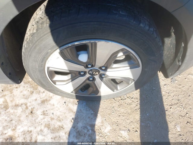 KNDCB3LC9H5069783 KIA NIRO LX