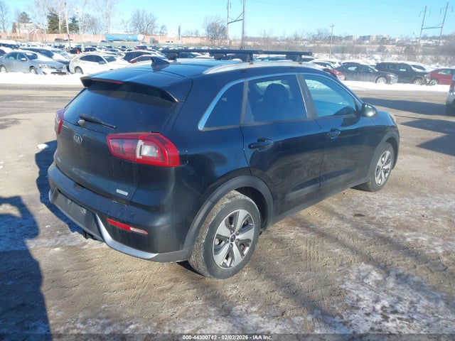 KNDCB3LC9H5069783 KIA NIRO LX
