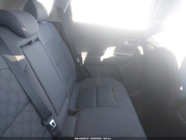 KNDCB3LC9H5069783 KIA NIRO LX