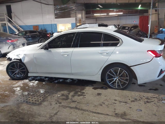 2021 Bmw 330i Xdrive მანქანა იყიდება აუქციონზე, vin: 3MW5R7J0XM8B68921, აუქციონის ნომერი: 44300761