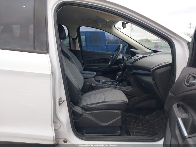 1FMCU0GDXHUA09525 Ford ESCAPE SE