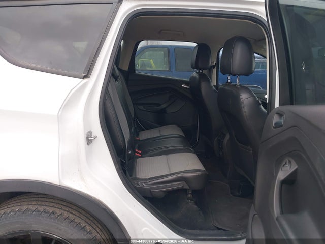 1FMCU0GDXHUA09525 Ford ESCAPE SE