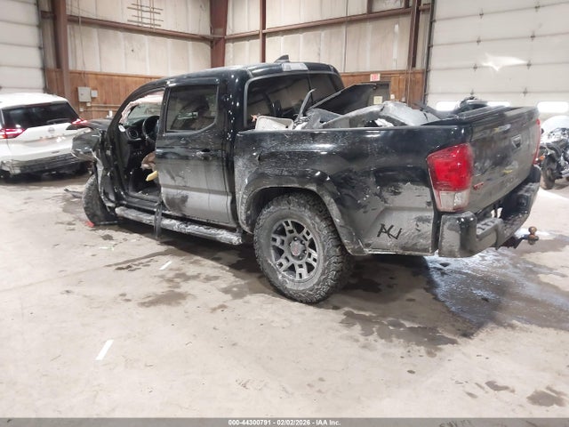Продажа на аукционе авто 2017 Toyota Tacoma Trd Sport, vin: 3TMCZ5AN8HM102374, номер лота: 44300791