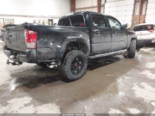 Продажа на аукционе авто 2017 Toyota Tacoma Trd Sport, vin: 3TMCZ5AN8HM102374, номер лота: 44300791