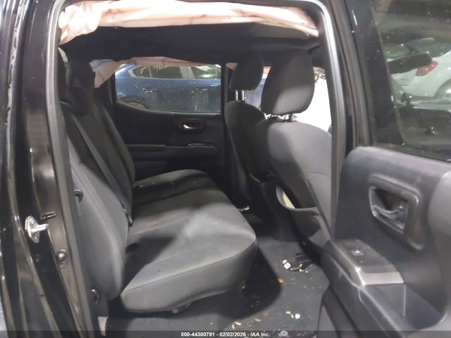 Продажа на аукционе авто 2017 Toyota Tacoma Trd Sport, vin: 3TMCZ5AN8HM102374, номер лота: 44300791