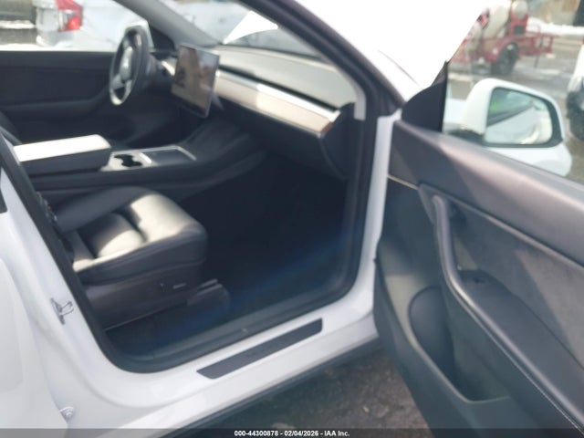 2022 TESLA MODEL Y 7SAYGDEE2NF367505 Photo 4