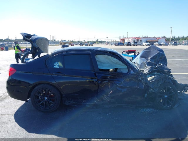 Продаж на аукціоні авто 2017 Bmw 320i, vin: WBA8E1G31HNU17729, номер лоту: 44300976