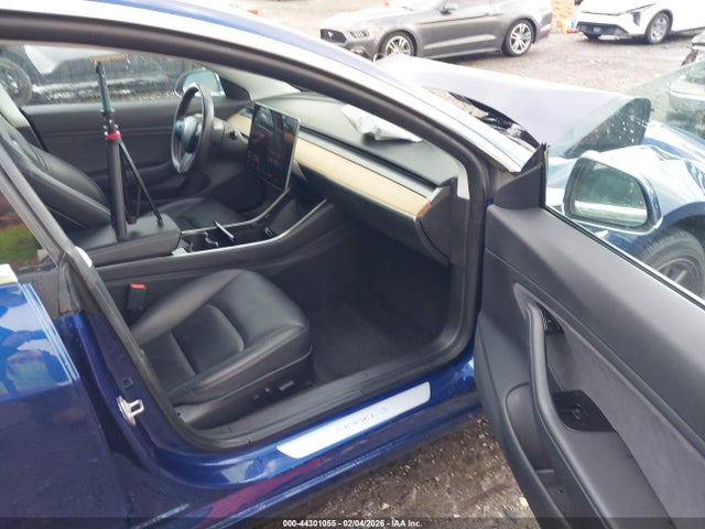 2018 TESLA MODEL 3 5YJ3E1EA8JF154044 Photo 4