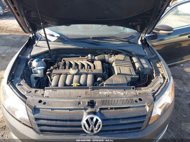 2015 VOLKSWAGEN PASSAT 1VWCM7A39FC002496 Photo 9