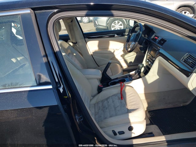 2015 VOLKSWAGEN PASSAT 1VWCM7A39FC002496 Photo 4