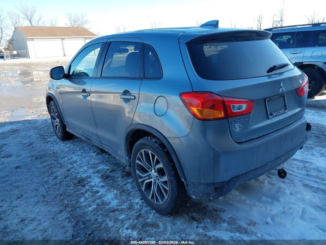 2017 MITSUBISHI OUTLANDER SPORT JA4AP3AU0HZ008961 Photo 2