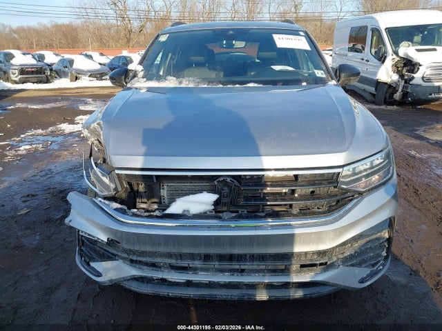 Продаж на аукціоні авто 2023 Volkswagen Tiguan 2.0t Se R-line Black, vin: 3VV8B7AX1PM072772, номер лоту: 44301195