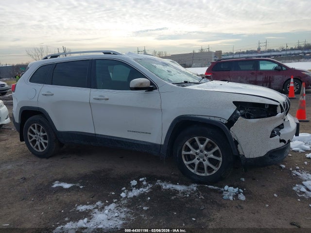 Auction sale of the 2016 Jeep Cherokee Latitude, vin: 1C4PJMCB8GW340553, lot number: 44301198