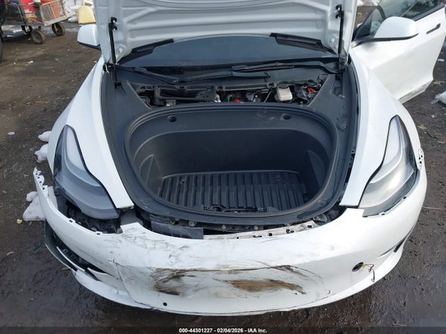 Продаж на аукціоні авто 2022 Tesla Model 3 Long Range Dual Motor All-wheel Drive, vin: 5YJ3E1EB8NF210062, номер лоту: 44301227