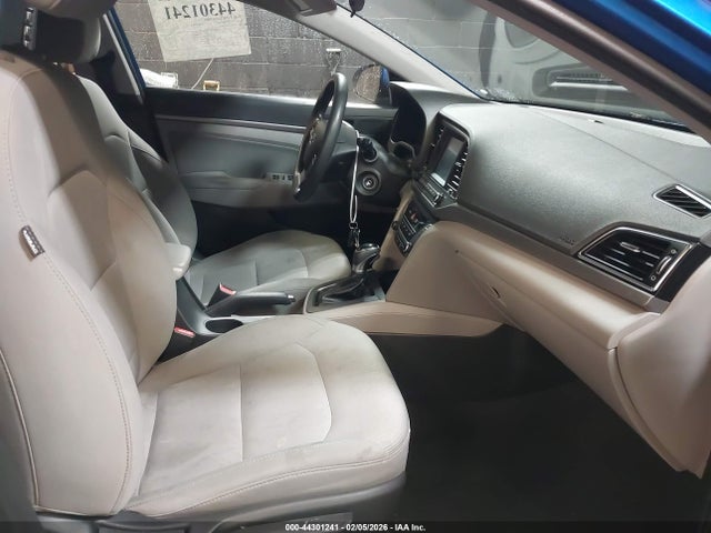 44301241 :رقم المزاد ، 5NPD84LF6JH224458 vin ، 2018 Hyundai Elantra Sel مزاد بيع