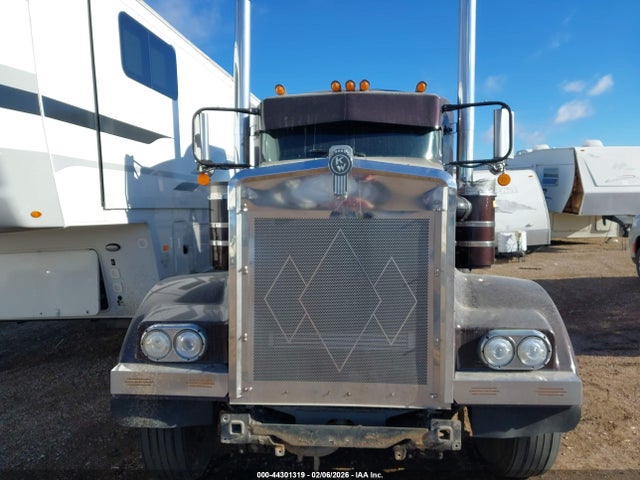 44301319 :رقم المزاد ، 1XKWDB9X51R877112 vin ، 2001 Kenworth Construction W900 مزاد بيع
