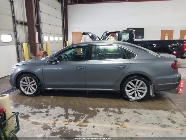 44301329 :رقم المزاد ، 1VWBA7A34JC044183 vin ، 2018 Volkswagen Passat 2.0t Se مزاد بيع
