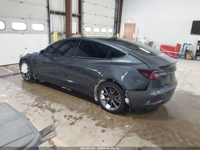 2021 TESLA MODEL 3 5YJ3E1EA3MF852436 Photo 2
