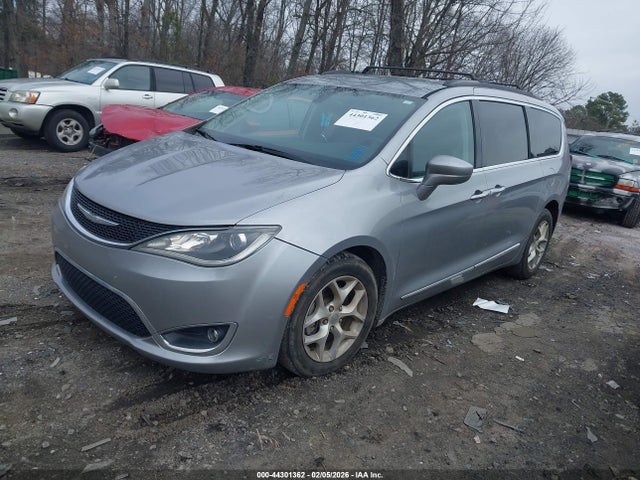 44301362 :رقم المزاد ، 2C4RC1BG5HR654511 vin ، 2017 Chrysler Pacifica Touring-l مزاد بيع