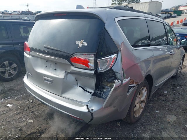 44301362 :رقم المزاد ، 2C4RC1BG5HR654511 vin ، 2017 Chrysler Pacifica Touring-l مزاد بيع