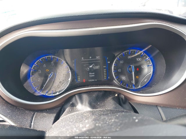 44301362 :رقم المزاد ، 2C4RC1BG5HR654511 vin ، 2017 Chrysler Pacifica Touring-l مزاد بيع