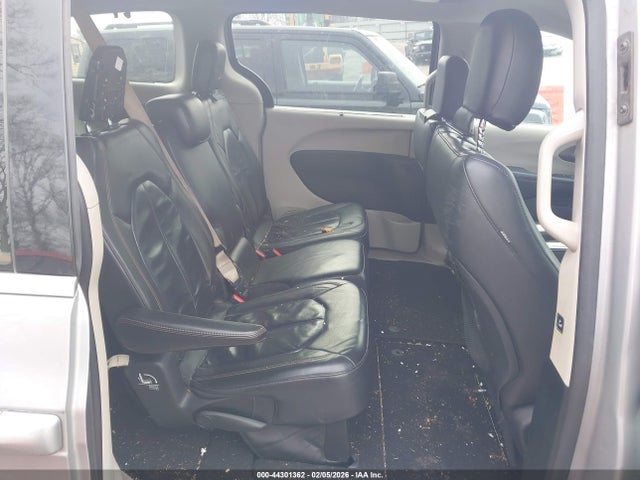 44301362 :رقم المزاد ، 2C4RC1BG5HR654511 vin ، 2017 Chrysler Pacifica Touring-l مزاد بيع