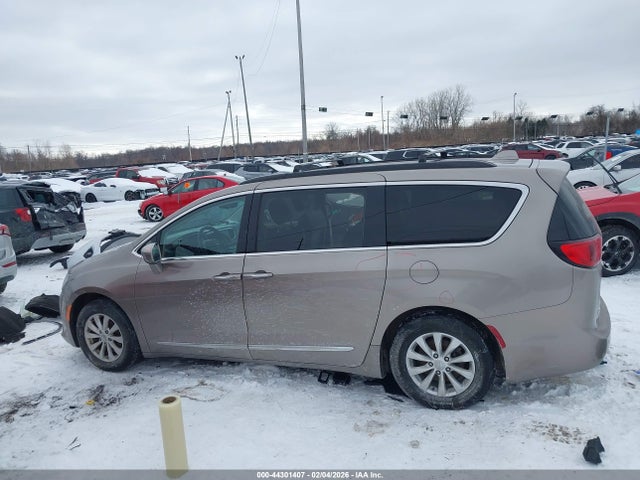 Aukcja sprzedaży 2017 Chrysler Pacifica Touring-l, vin: 2C4RC1BG0HR576218, numer aukcji: 44301407