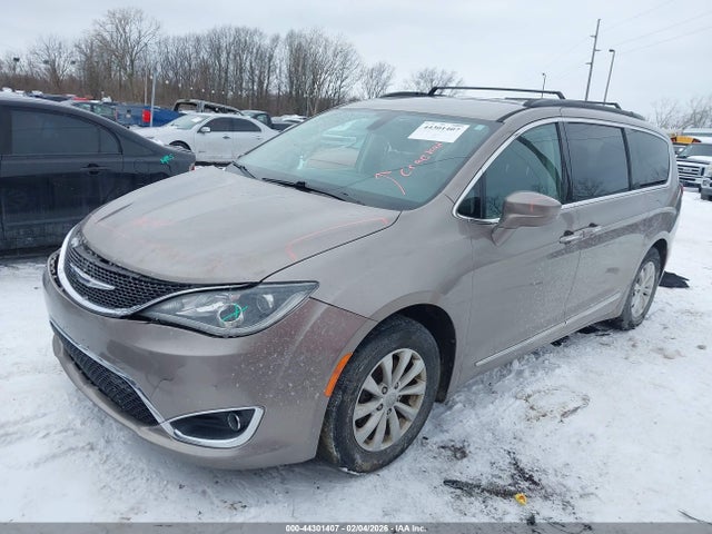 Aukcja sprzedaży 2017 Chrysler Pacifica Touring-l, vin: 2C4RC1BG0HR576218, numer aukcji: 44301407