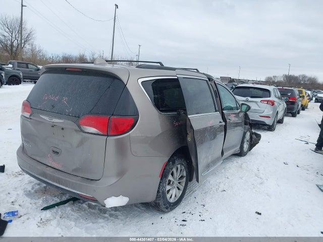 Aukcja sprzedaży 2017 Chrysler Pacifica Touring-l, vin: 2C4RC1BG0HR576218, numer aukcji: 44301407