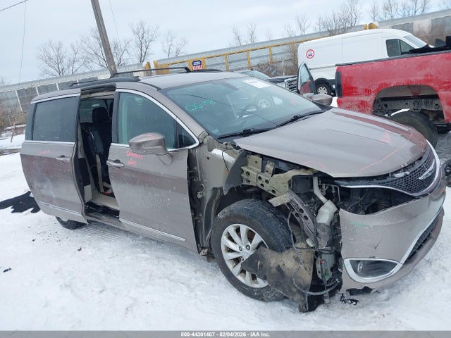 Aukcja sprzedaży 2017 Chrysler Pacifica Touring-l, vin: 2C4RC1BG0HR576218, numer aukcji: 44301407