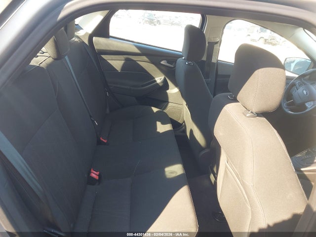 1FADP3F25GL303121 Ford FOCUS SE