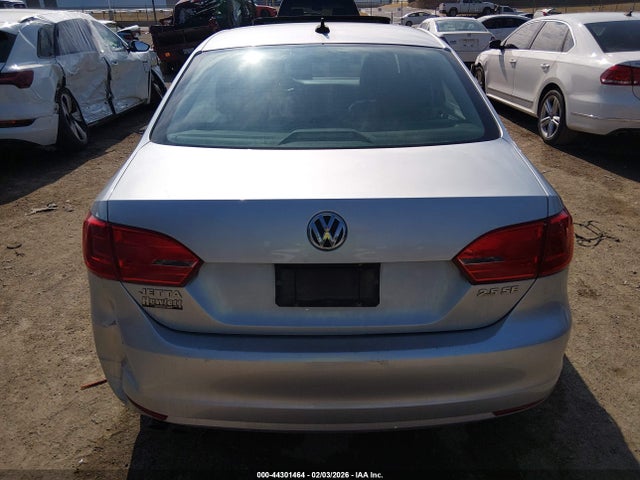 44301464 :رقم المزاد ، 3VWDX7AJ9DM404590 vin ، 2013 Volkswagen Jetta Se مزاد بيع