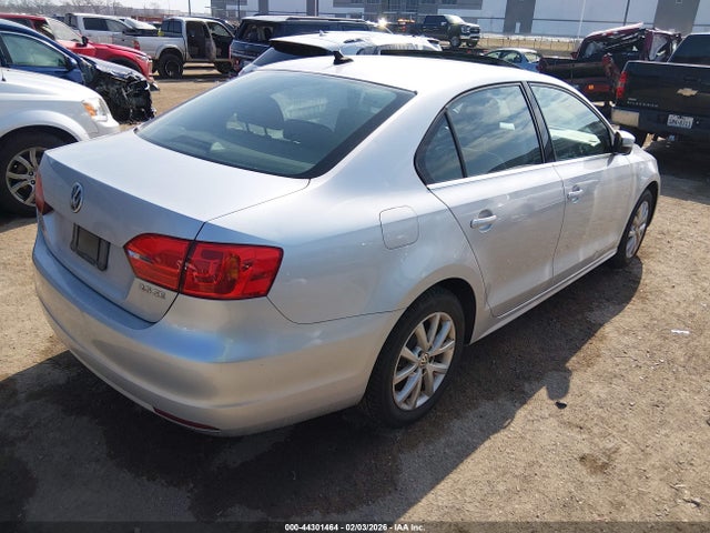 44301464 :رقم المزاد ، 3VWDX7AJ9DM404590 vin ، 2013 Volkswagen Jetta Se مزاد بيع