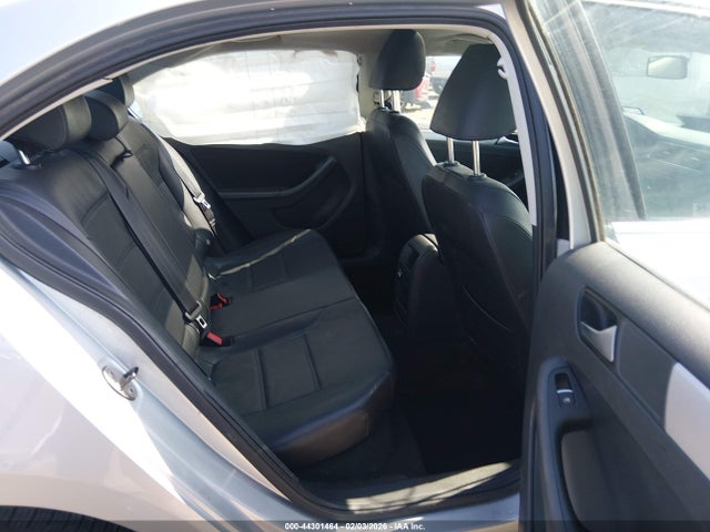 44301464 :رقم المزاد ، 3VWDX7AJ9DM404590 vin ، 2013 Volkswagen Jetta Se مزاد بيع