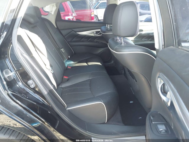44301518 :رقم المزاد ، JN1BY1AR0KM585679 vin ، 2019 Infiniti Q70 3.7x Luxe مزاد بيع