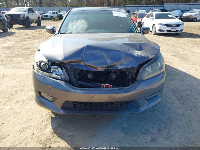 Продажа на аукционе авто 2015 Honda Accord Sport, vin: 1HGCR2F51FA003530, номер лота: 44301573