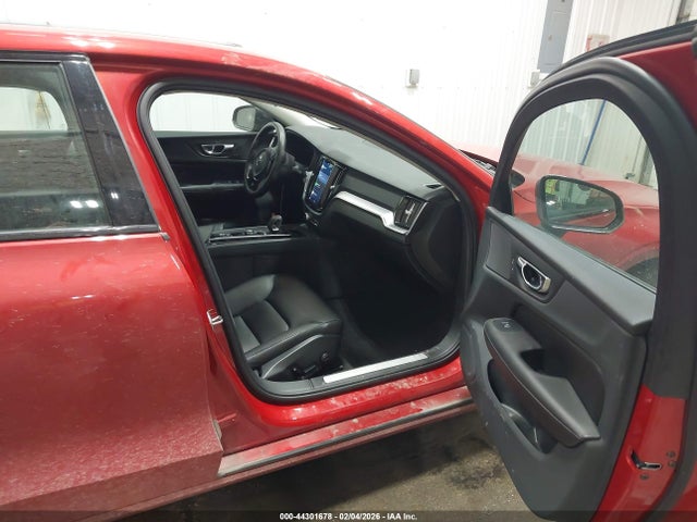 Volvo S60 B5 Core Dark Theme/b5 Plus Dark Theme 2023 7JRL12TV9PG244388 Image 5