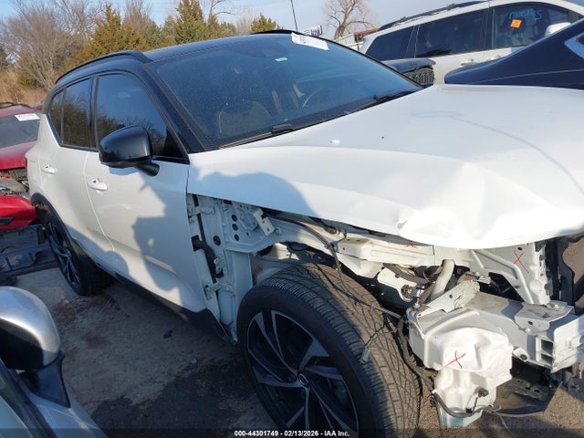 Продажа на аукционе авто 2022 Volvo Xc40 T4 R-design, vin: YV4AC2HM2N2642873, номер лота: 44301749