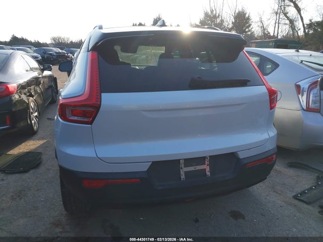Продажа на аукционе авто 2022 Volvo Xc40 T4 R-design, vin: YV4AC2HM2N2642873, номер лота: 44301749