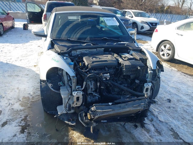 Продаж на аукціоні авто 2015 Volkswagen Beetle 1.8t, vin: 3VW517AT5FM812112, номер лоту: 44301767