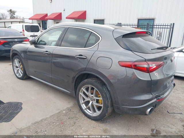 2021 ALFA ROMEO STELVIO ZASPAKBN4M7D18739 Photo 2