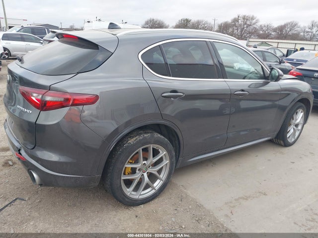 2021 ALFA ROMEO STELVIO ZASPAKBN4M7D18739 Photo 3