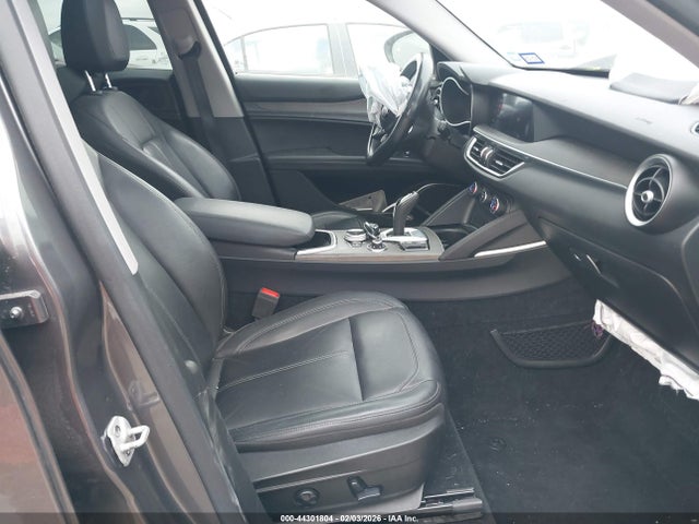 2021 ALFA ROMEO STELVIO ZASPAKBN4M7D18739 Photo 4