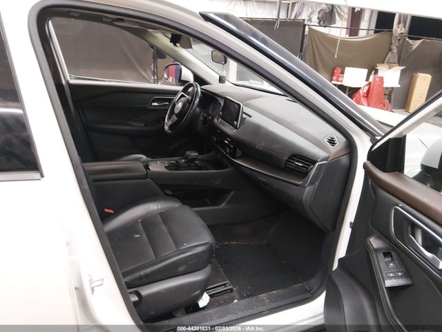 5N1AT3BA4MC819158 Nissan Rogue Sv Fwd