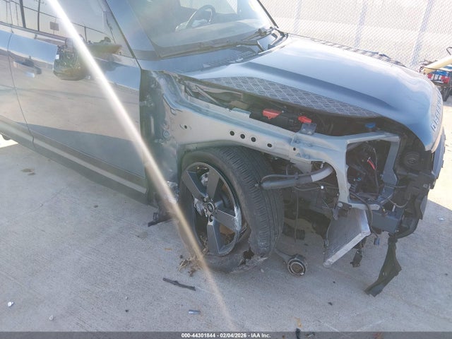 Продаж на аукціоні авто 2025 Land Rover Defender 110 P300, vin: SALEJ7EX4S2448971, номер лоту: 44301844