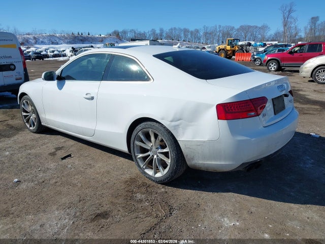 2013 AUDI A5 WAUCFAFR0DA054211 Photo 2