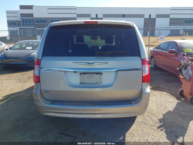 44301857 :رقم المزاد ، 2C4RC1BGXFR717681 vin ، 2015 Chrysler Town & Country Touring مزاد بيع