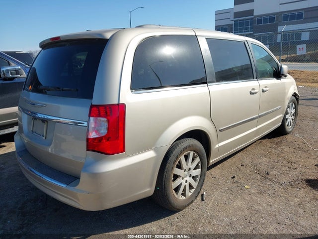 44301857 :رقم المزاد ، 2C4RC1BGXFR717681 vin ، 2015 Chrysler Town & Country Touring مزاد بيع